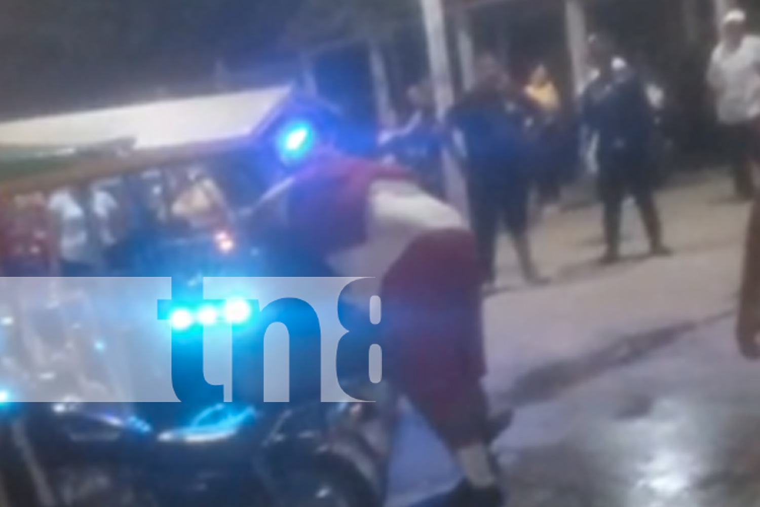 Foto:Managua Caos en Plaza Inter: Caponeros y taxistas se enfrentan por pasajeros, generando desorden en la parada de autobuses/TN8