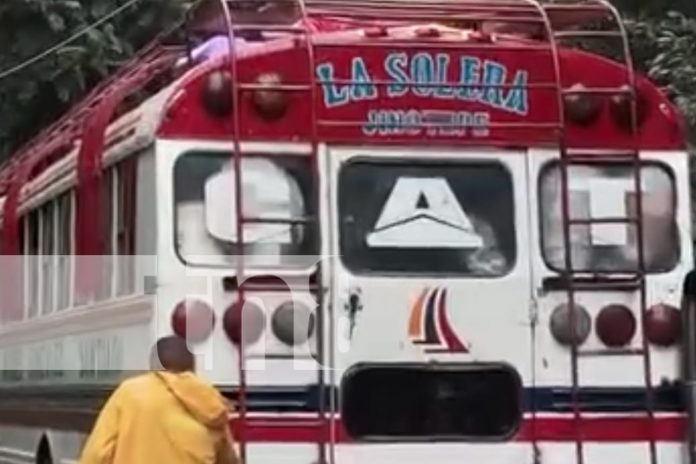 Foto: No llegó a su destino: Hombre muere electrocutado mientras viaja en un bus en Carazo/TN8