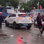 Foto: Hombre detenido tras chocar auto frente a una escuela en China