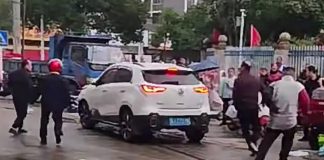 Foto: Hombre detenido tras chocar auto frente a una escuela en China