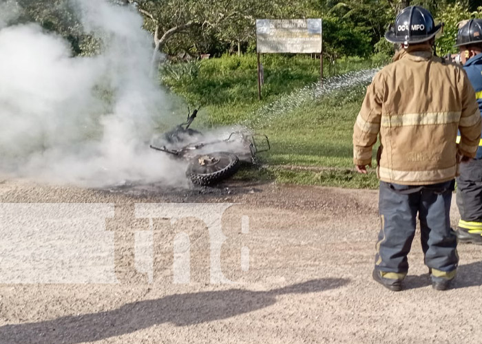 Foto: Incendio en una moto en Waspam, Caribe Norte / TN8