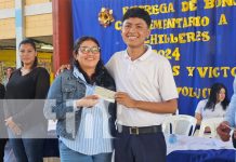 Foto: Entrega de bonos de bachiller en Nicaragua / TN8