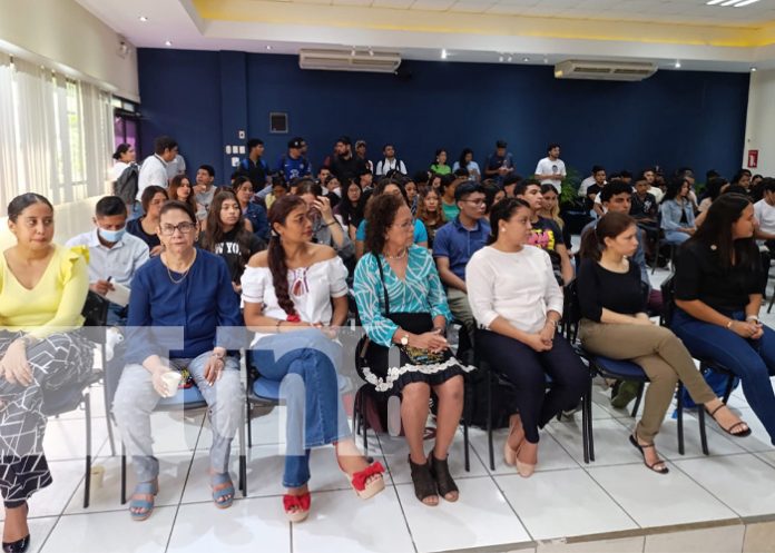 Foto: Conferencia sobre el legado de Casimiro Sotelo / TN8