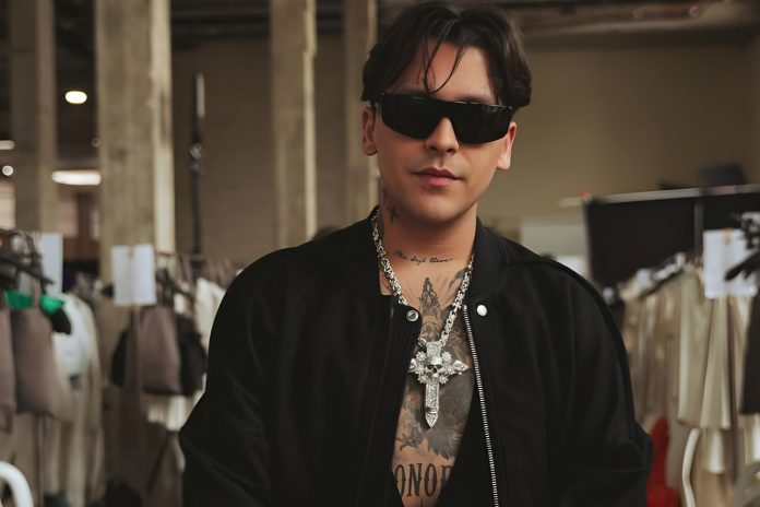 Foto: Christian Nodal entrará al mundo de la moda con su línea de ropa /Cortesía