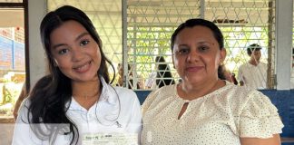 Foto: Entrega de bonos a bachilleres de Jalapa / TN8