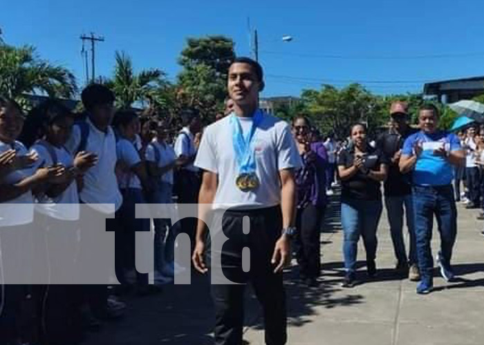 Foto: Reconocimiento a joven de Granada por los Juegos CODICADER 2024 / TN8