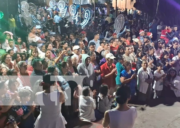 Foto: Encendida de luces navideñas y altares a la Virgen en Jinotepe, Carazo / TN8