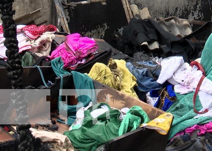 Foto: Incendio de una vivienda en Managua / TN8