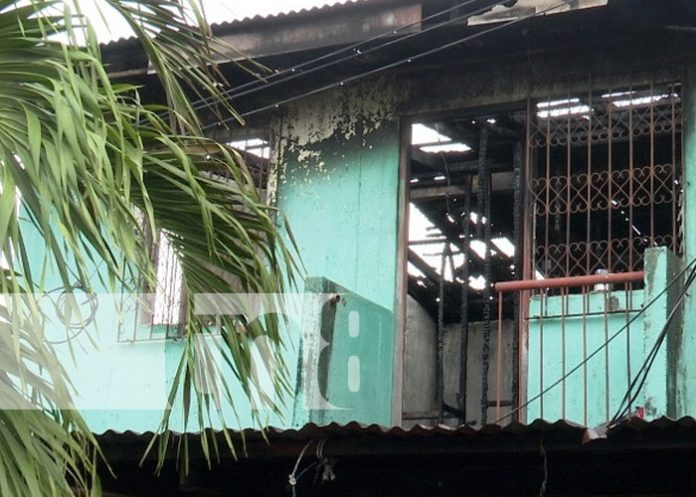 Foto: Incendio de una vivienda en Managua / TN8