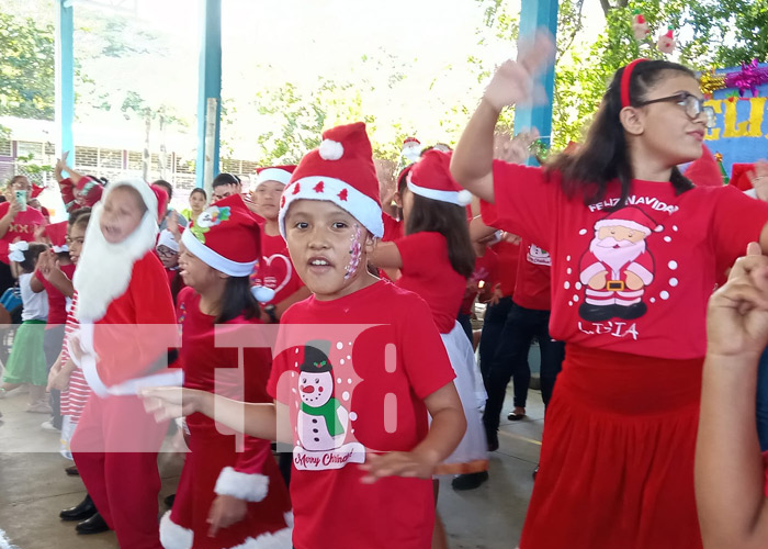 Foto: Festival navideño en la Escuela Especial Melania Morales / TN8