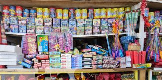 Foto: Mercado Roberto Huembes, Managua, con variedad de artículos de Navidad y Purísima / TN8