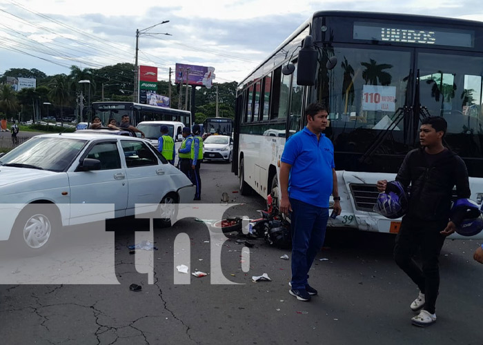 Foto: Aparatoso accidente en la Rotonda de Metrocentro, Managua / TN8