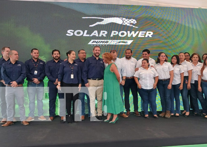 Foto: Puma Energy inaugura proyecto fotovoltaico en GLACIAL / TN8