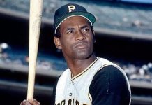 Foto: Rinden homenaje a Roberto Clemente, líder espiritual del béisbol nicaragüense / Cortesía