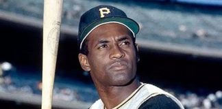 Foto: Rinden homenaje a Roberto Clemente, líder espiritual del béisbol nicaragüense / Cortesía