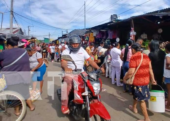 Foto: Dinamismo activado este fin de año en el mercado de Rivas / TN8