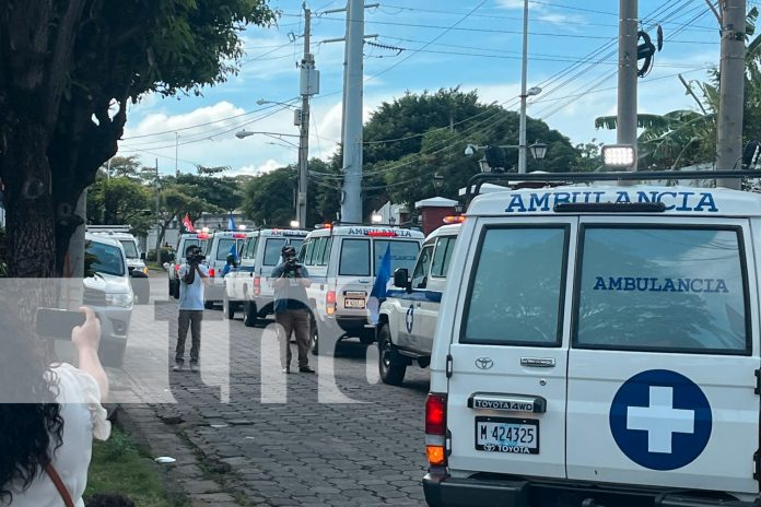 Foto: Tecnología avanzada llega a las comunidades con nuevas ambulancias de Cruz Blanca/TN8