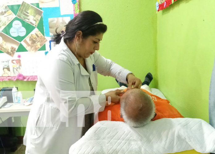 Foto: Hospital Aldo Chavarría brinda atención a adultos mayores /TN8