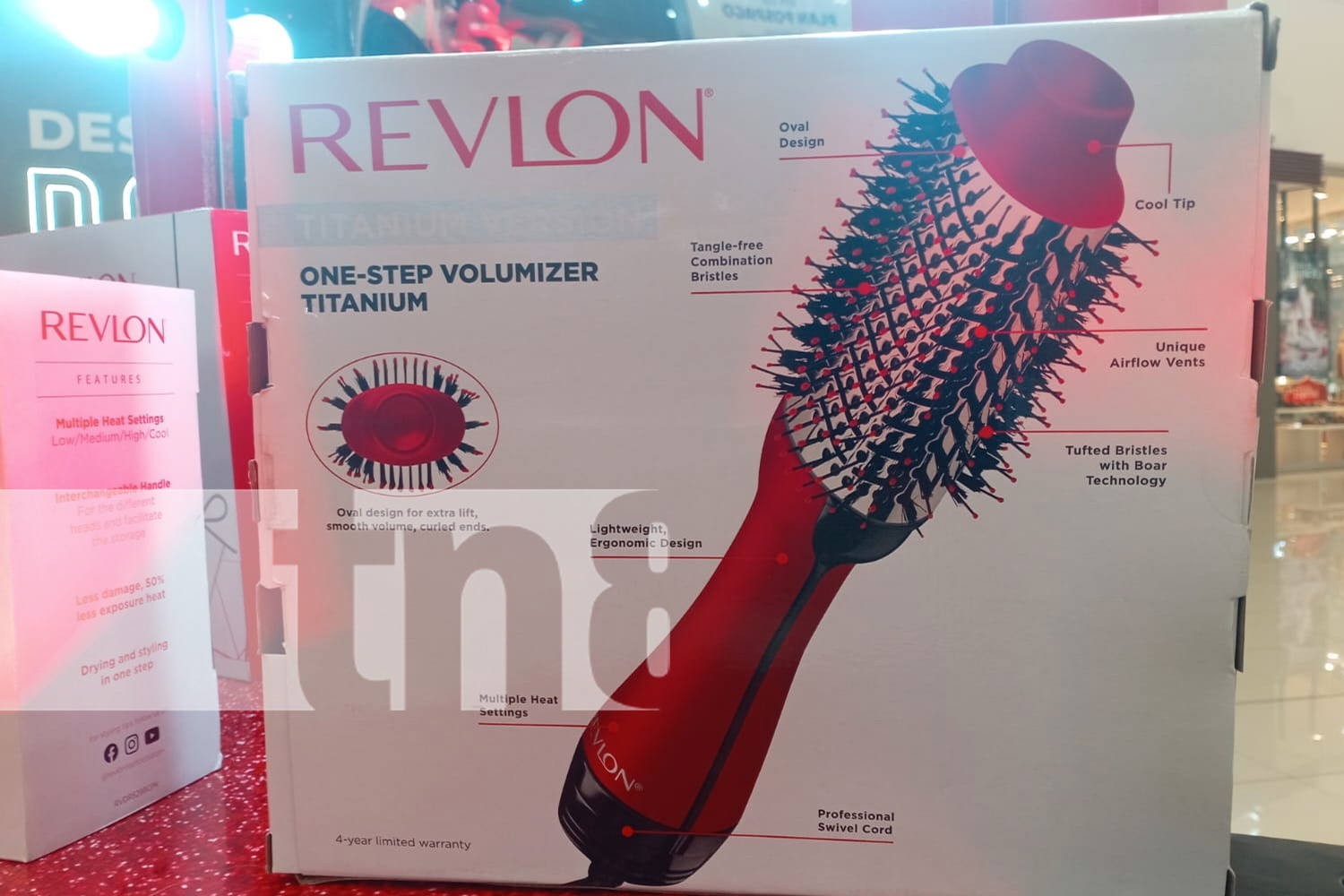 Foto: ¡Descubre el nuevo catálogo de Revlon Hair Tools! Planchas, rizadoras y más con tecnología avanzada para transformar tu look./TN8