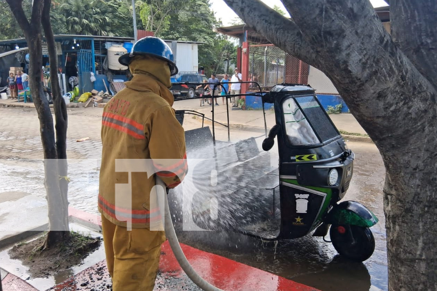 Foto: Incendio de Mototaxi en Tisma, Masaya /TN8