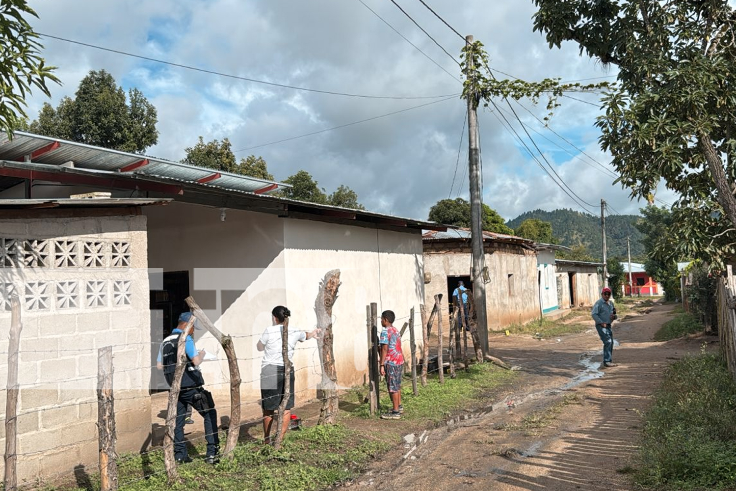 Foto: Autoridades investigan un crimen en Jalapa- Nueva Segovia. Un hombre de 46 años fue asesinado tras recibir 10 disparos./TN8