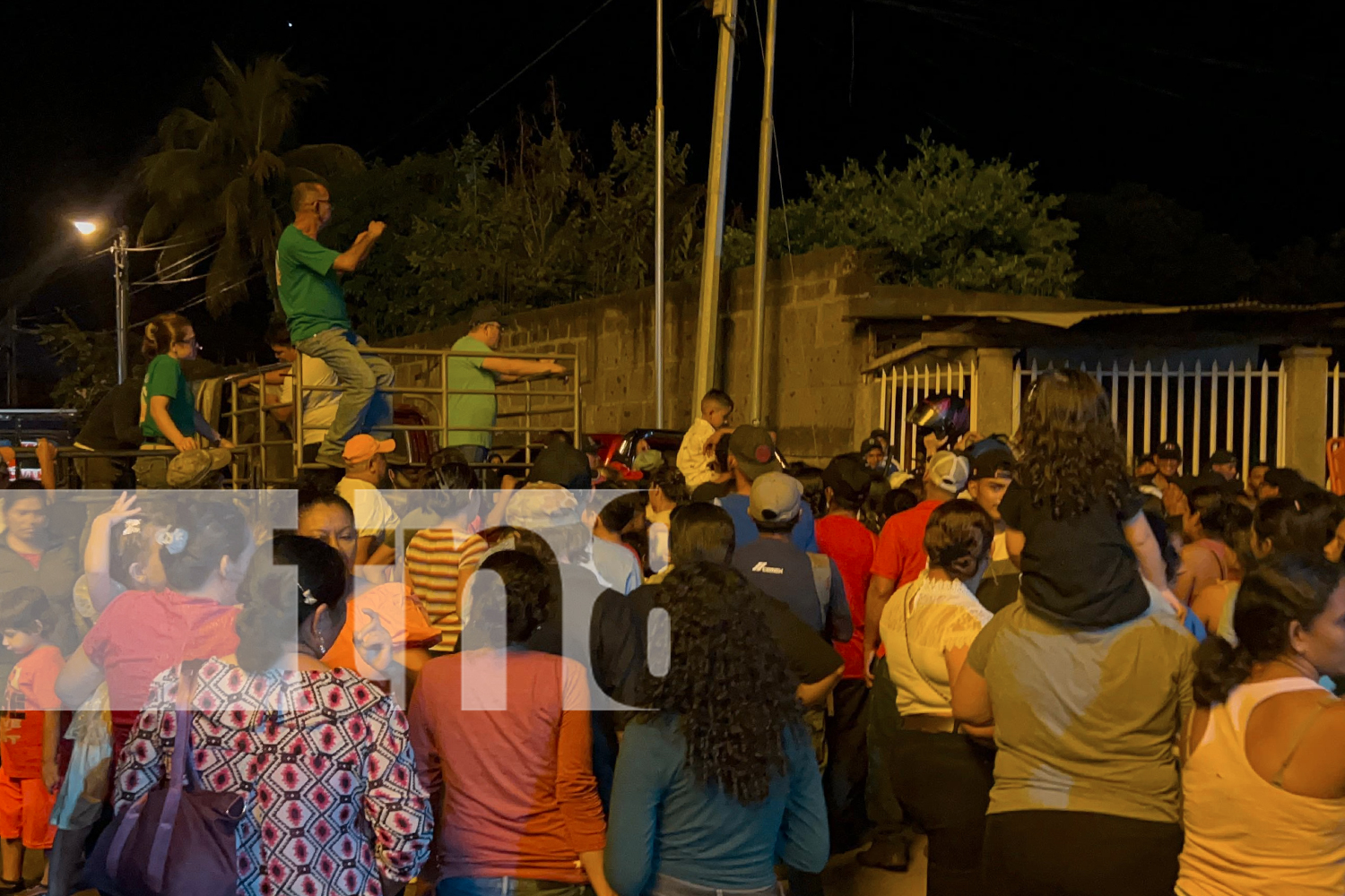 Foto:  Juigalpa celebra con alegría la inauguración de su Árbol de la Vida, un emblema de unidad y esperanza para la ciudad. /TN8