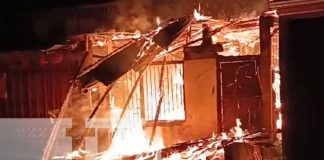 Foto: Incendio consume vivienda y taller de piñatas en El Puerto La Esperanza. Mala instalación eléctrica casi causa tragedia. /TN8