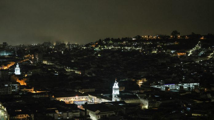 Foto: Llegan 23 generadores a Ecuador para mitigar crisis eléctrica