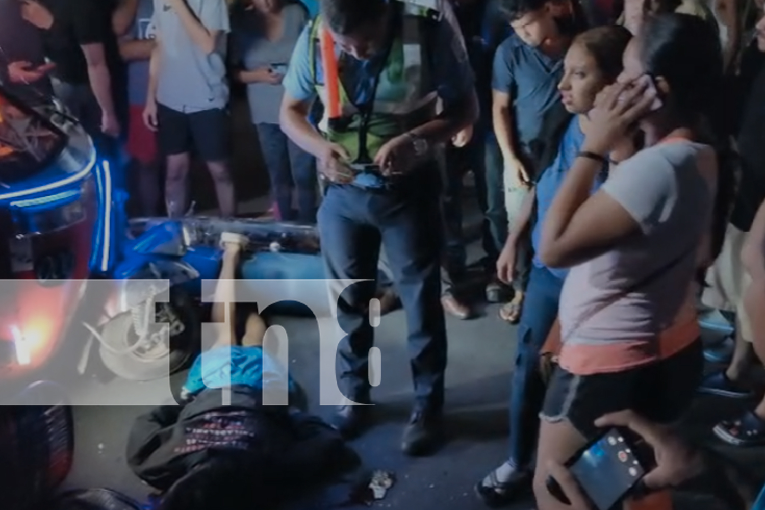 Foto: Exceso de velocidad y falta de precaución causan un fuerte accidente en Mateare. El acompañante de motociclista está gravemente herido. /TN8