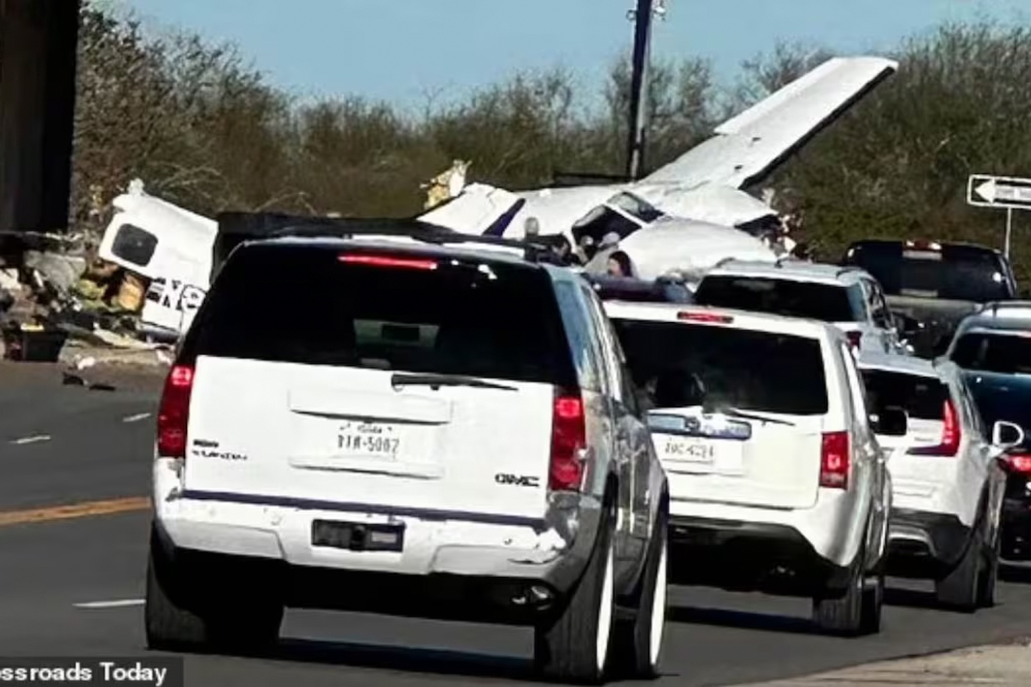 Foto: Avioneta se estrella en una autopista de Texas /Cortesía