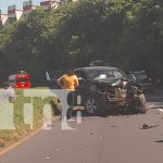 Foto: Joven conductor pierde el control y choca contra poste eléctrico en Managua/TN8