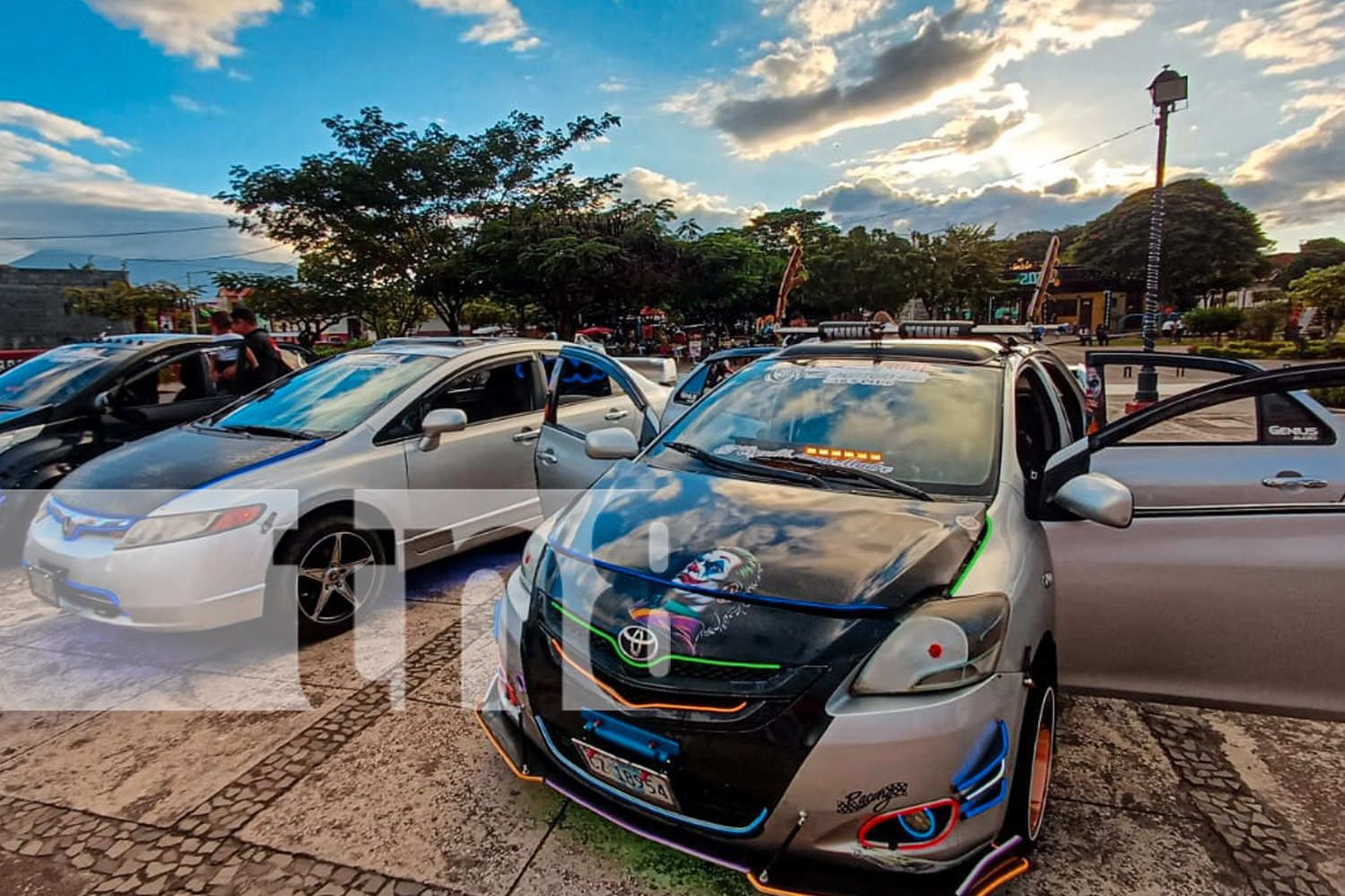 Foto: Autos tuning, trajes navideños y un show único llegan a Granada. ¡No te pierdas la Competencia Nacional de Car Audio y la Rodada Navideña!/TN8