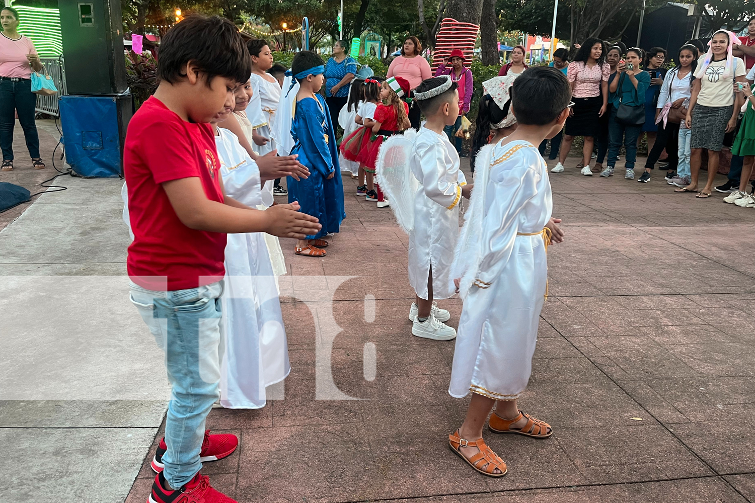 Foto: Concierto navideño “Gracias a Dios” lleno de magia el parque central en Managua/TN8