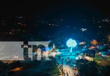 Foto: ¡Bilwi brilló con el encendido del Árbol de la Vida! Música, tradición y unidad marcaron el inicio de la Navidad en el Caribe Norte./TN8