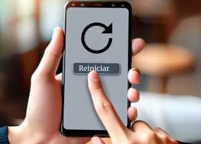 Foto: Reiniciar tu celular no solo ayuda a refrescar el sistema operativo/Cortesía