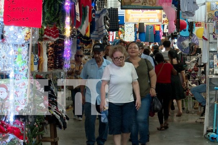 Foto: Comercio navideño en Managua/TN8