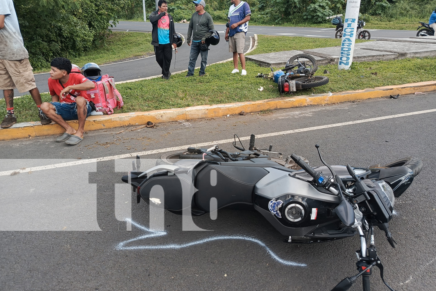 Foto: Accidente en la carretera Masaya-Nindirí, dos motociclistas heridos tras colisión. ¡Afortunadamente no hubo víctimas fatales!/TN8