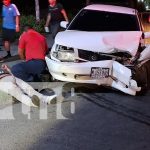 Foto: Joven en estado de ebriedad provoca choque y es asaltado tras accidente en Managua/TN8