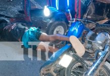 Foto: Exceso de velocidad y falta de precaución causan un fuerte accidente en Mateare. El acompañante de motociclista está gravemente herido. /TN8