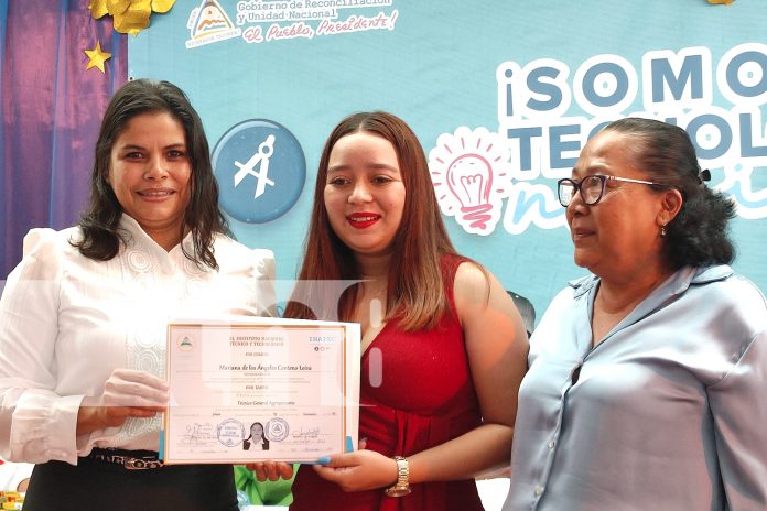 Foto: 179 nuevos técnicos egresan del Centro Tecnológico de Jalapa. Estas historias de esfuerzo y educación gratuita están transformando el futuro/TN8