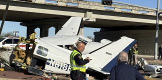 Foto: Avioneta se estrella en una autopista de Texas /Cortesía