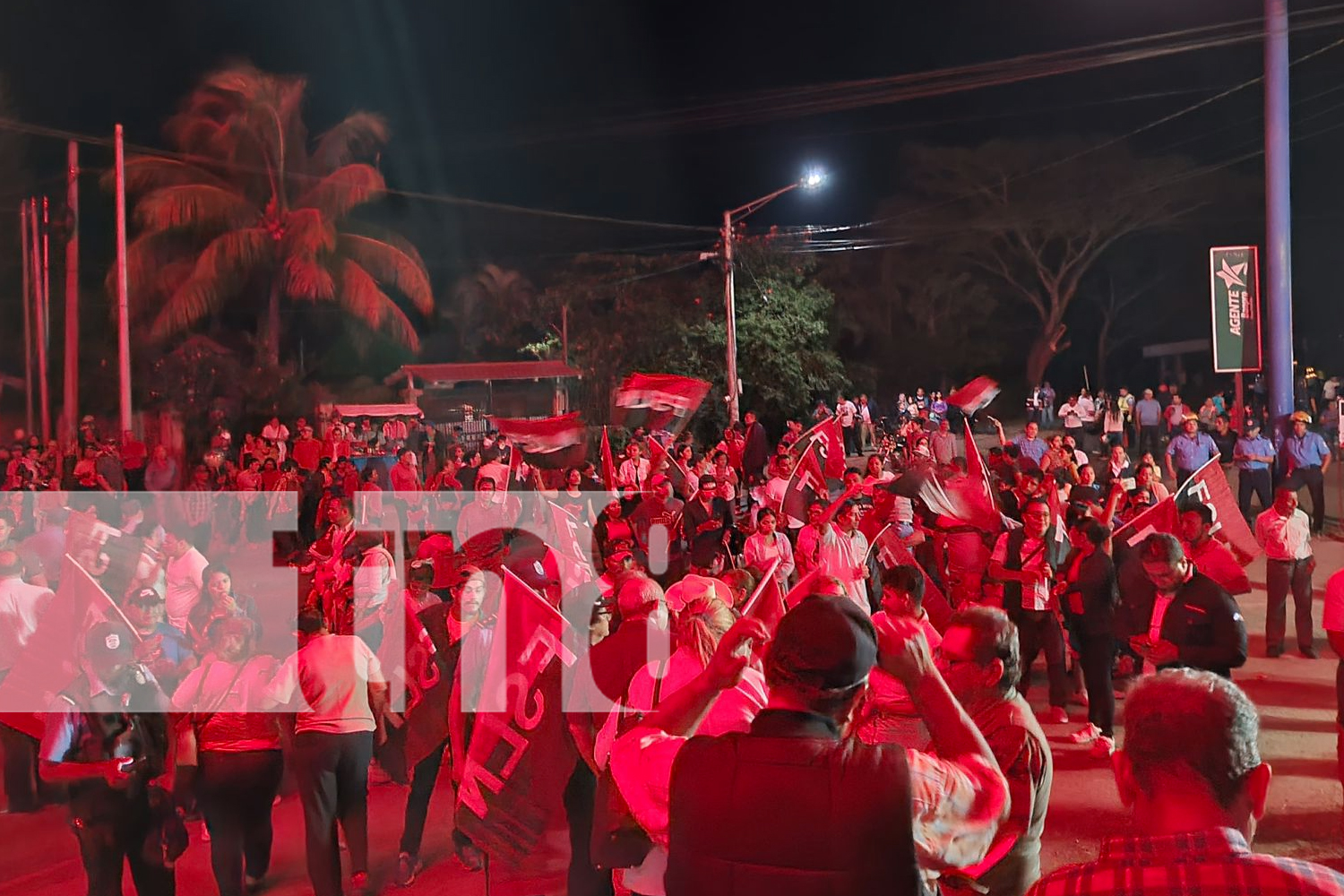 Foto: Boaco celebra el encendido del Árbol de la Vida como símbolo de unidad y esperanza/TN8