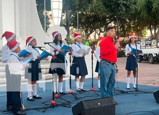 Foto: Concierto navideño “Gracias a Dios” lleno de magia el parque central en Managua/TN8