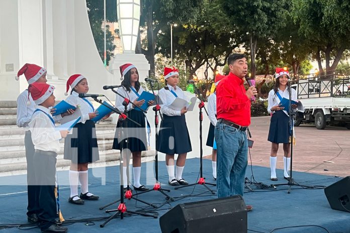 Foto: Concierto navideño “Gracias a Dios” lleno de magia el parque central en Managua/TN8