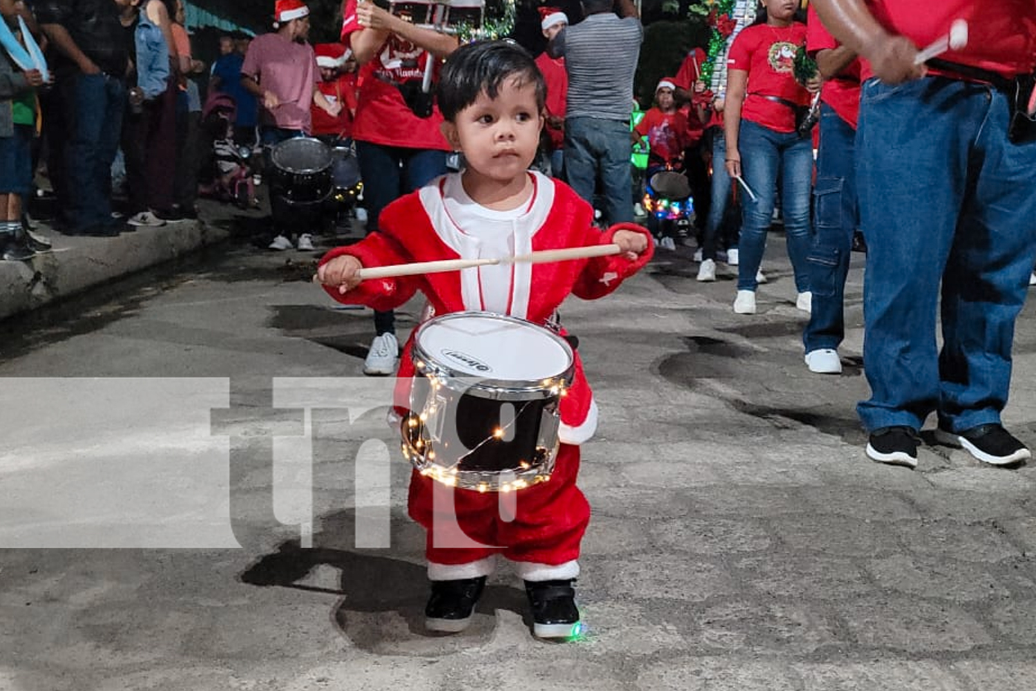 Foto: Nandaime vive una noche mágica en el Festival Navideño de Bandas y Comparsas Rítmicas/TN8