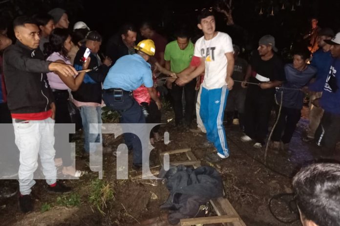 Foto: Adolescente es rescatada con vida tras caer en pozo en San Juan del Río Coco, Madriz/TN8