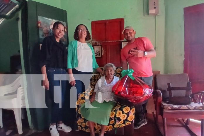 Foto: FSLN entrega canastas navideñas a madres de héroes y mártires en Rivas/TN8