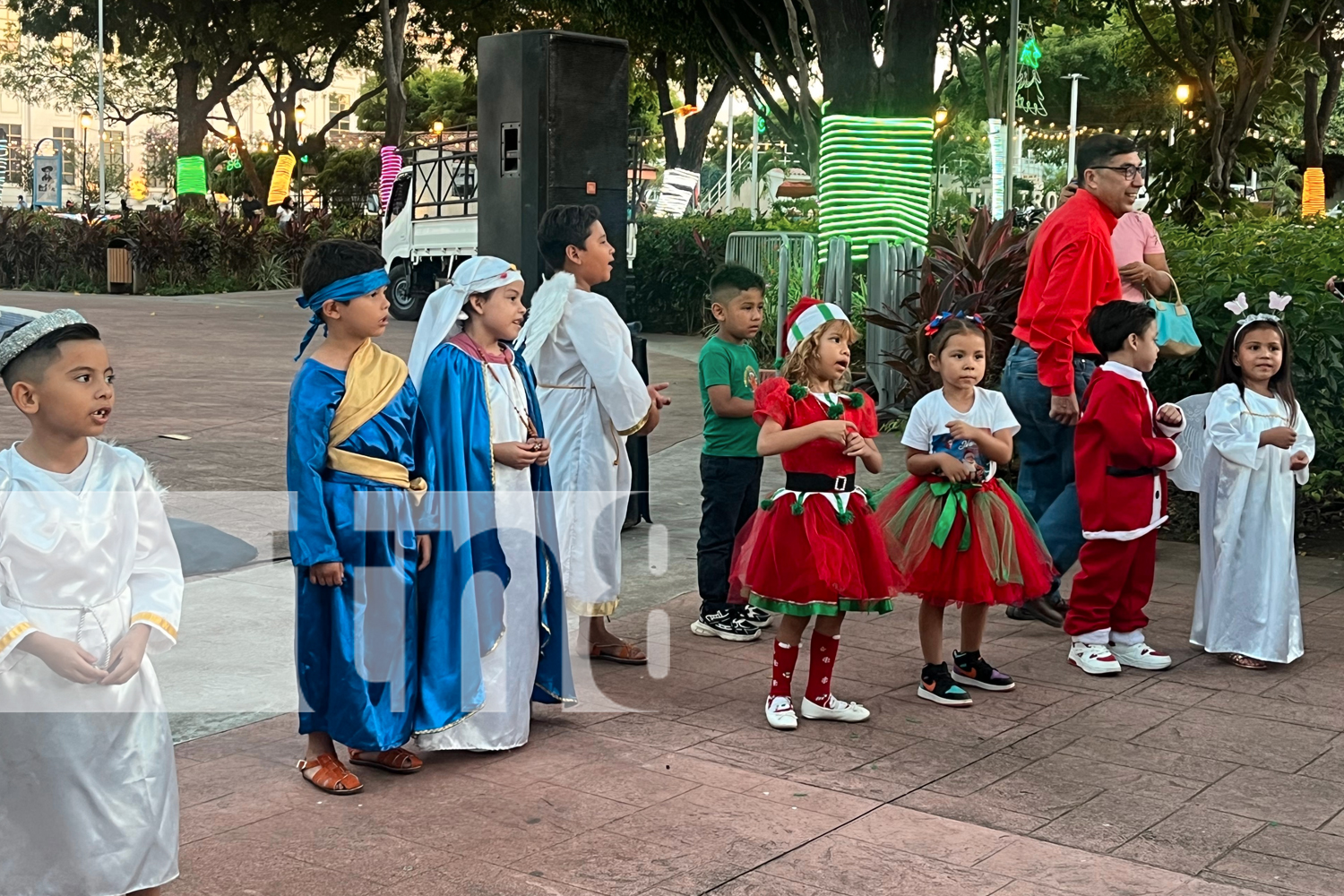 Foto: Concierto navideño “Gracias a Dios” lleno de magia el parque central en Managua/TN8