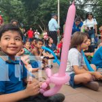 Foto: ¡Pura alegría! Más de 70 niños del Distrito II disfrutaron del festival navideño con payasos, juegos y regalos. /TN8