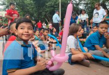 Foto: ¡Pura alegría! Más de 70 niños del Distrito II disfrutaron del festival navideño con payasos, juegos y regalos. /TN8